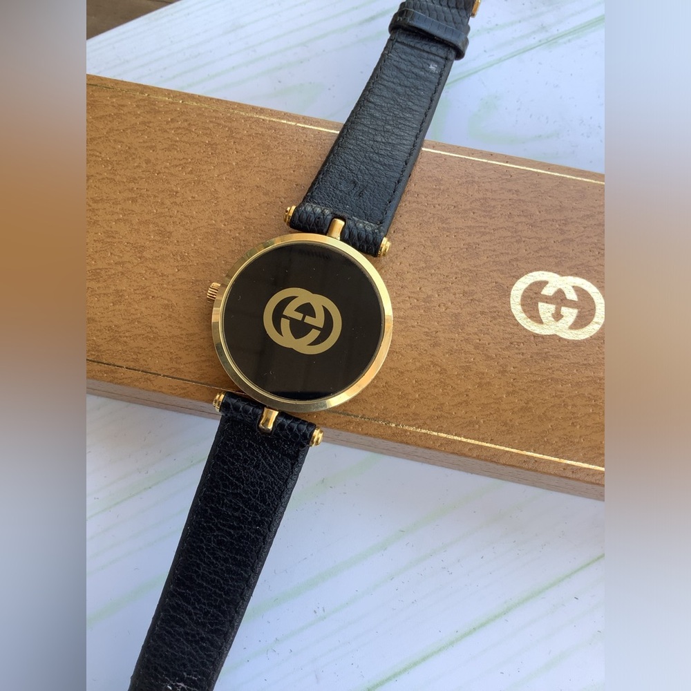 Authentic Gucci UNISEX watch 🖤💛🖤💛 - Picture 5 of 12